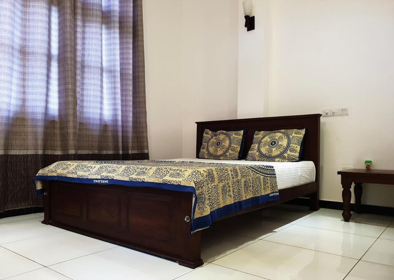 Surf'N Lanka - Surf School Hotell Weligama Eksteriør bilde