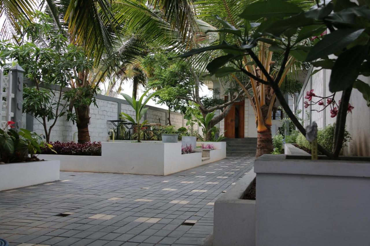 Surf'N Lanka - Surf School Hotell Weligama Eksteriør bilde