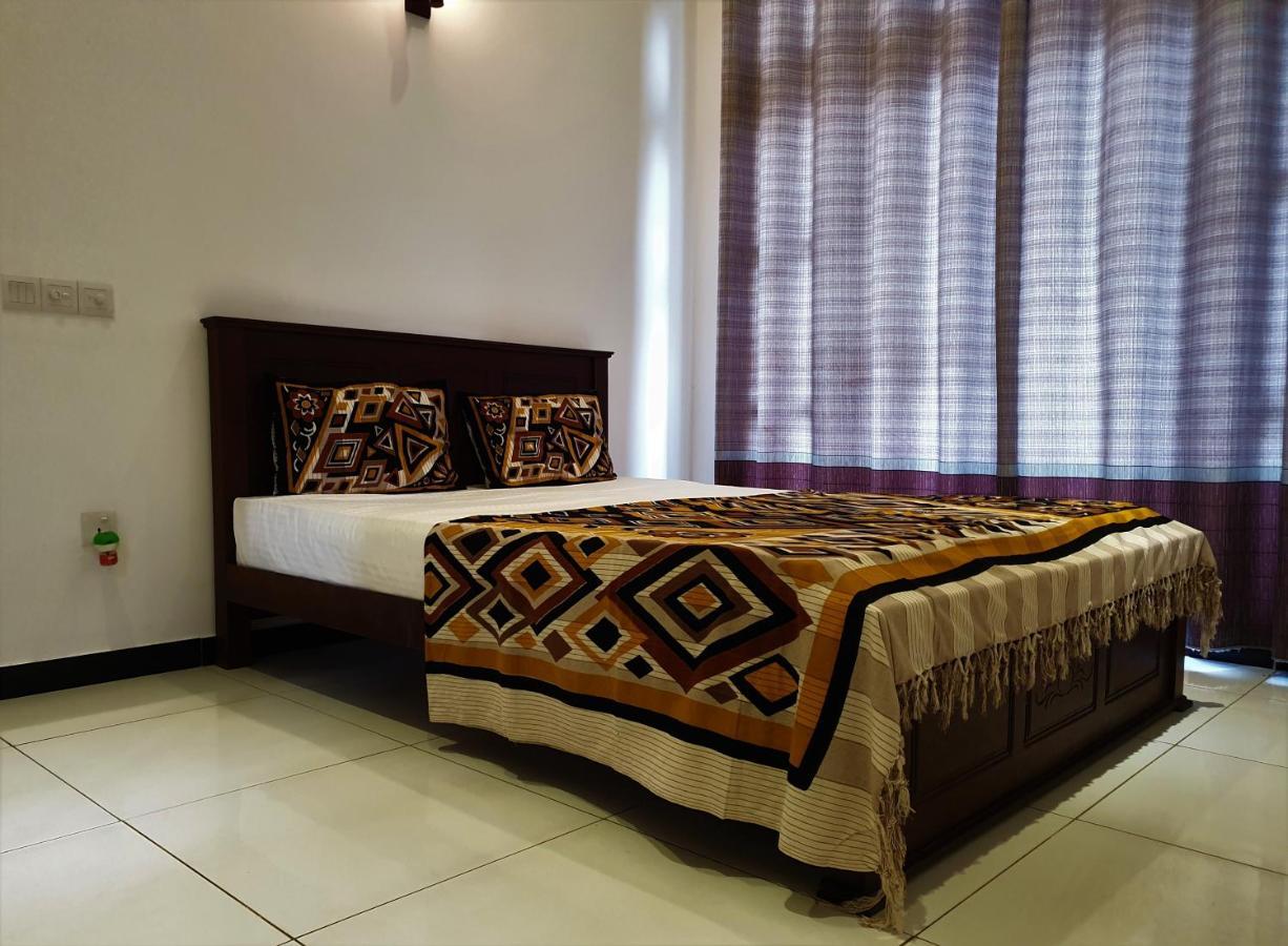 Surf'N Lanka - Surf School Hotell Weligama Eksteriør bilde
