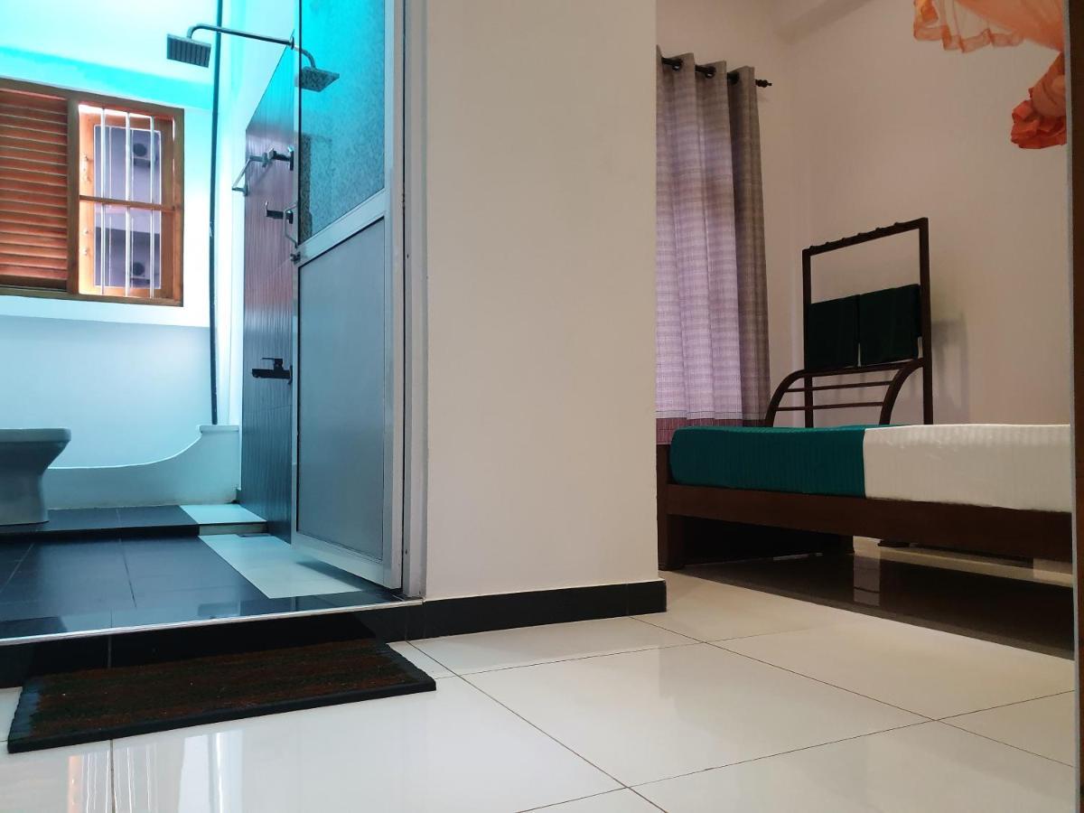 Surf'N Lanka - Surf School Hotell Weligama Eksteriør bilde